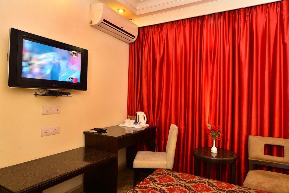 Hotel Shanti Palace West Patel Nagar New Delhi Buitenkant foto