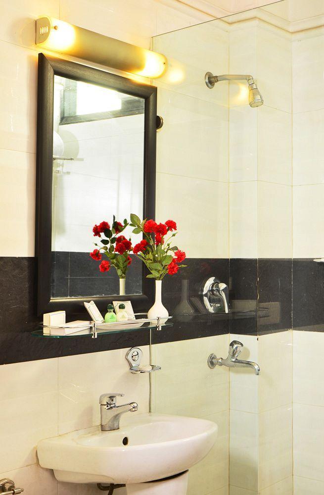 Hotel Shanti Palace West Patel Nagar New Delhi Buitenkant foto